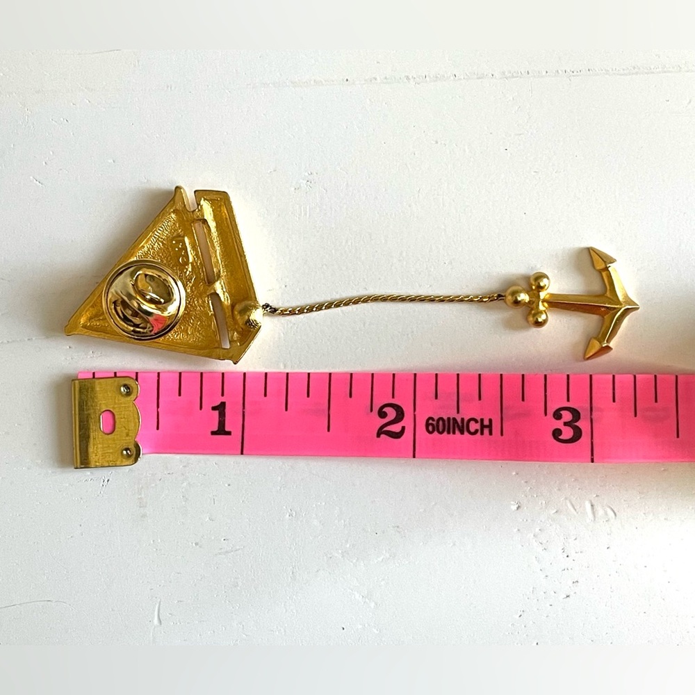 JJ Jonette Vintage Gold Sailboat Anchor Dangle Brooch Pin Nautical Coastal Chic - Picture 8 of 9